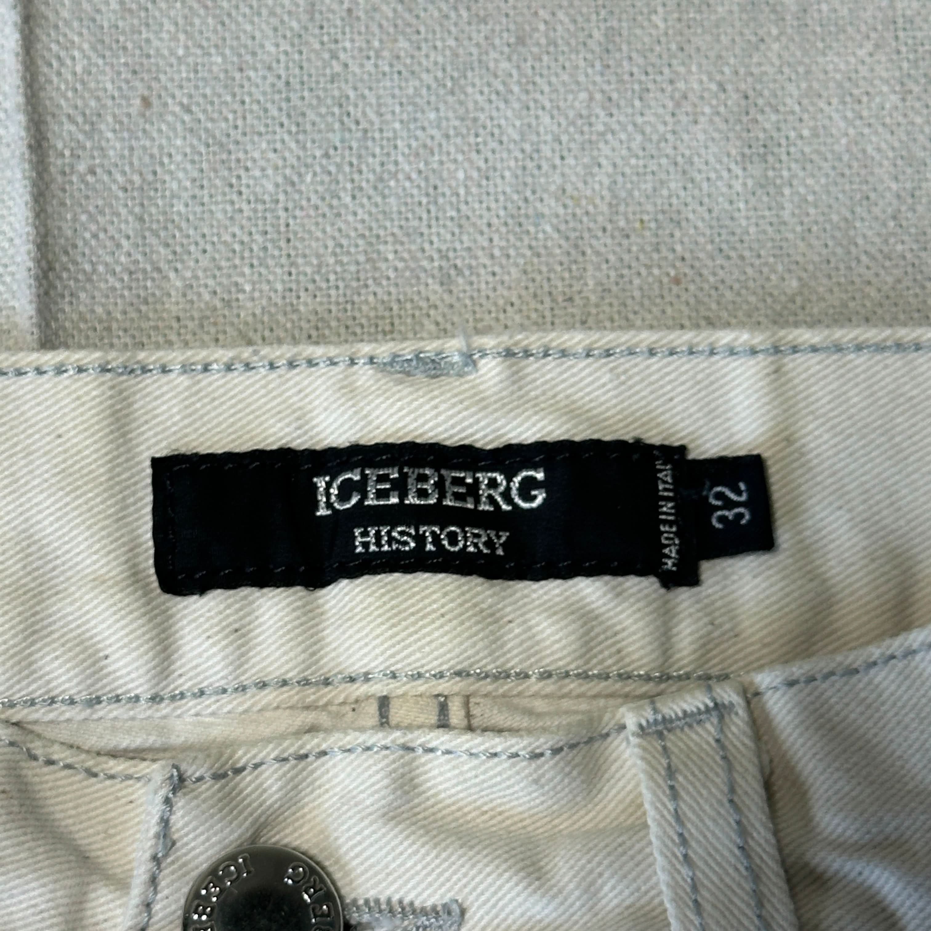 Vintage Iceberg History Embroidered Character White Jeans Size 32