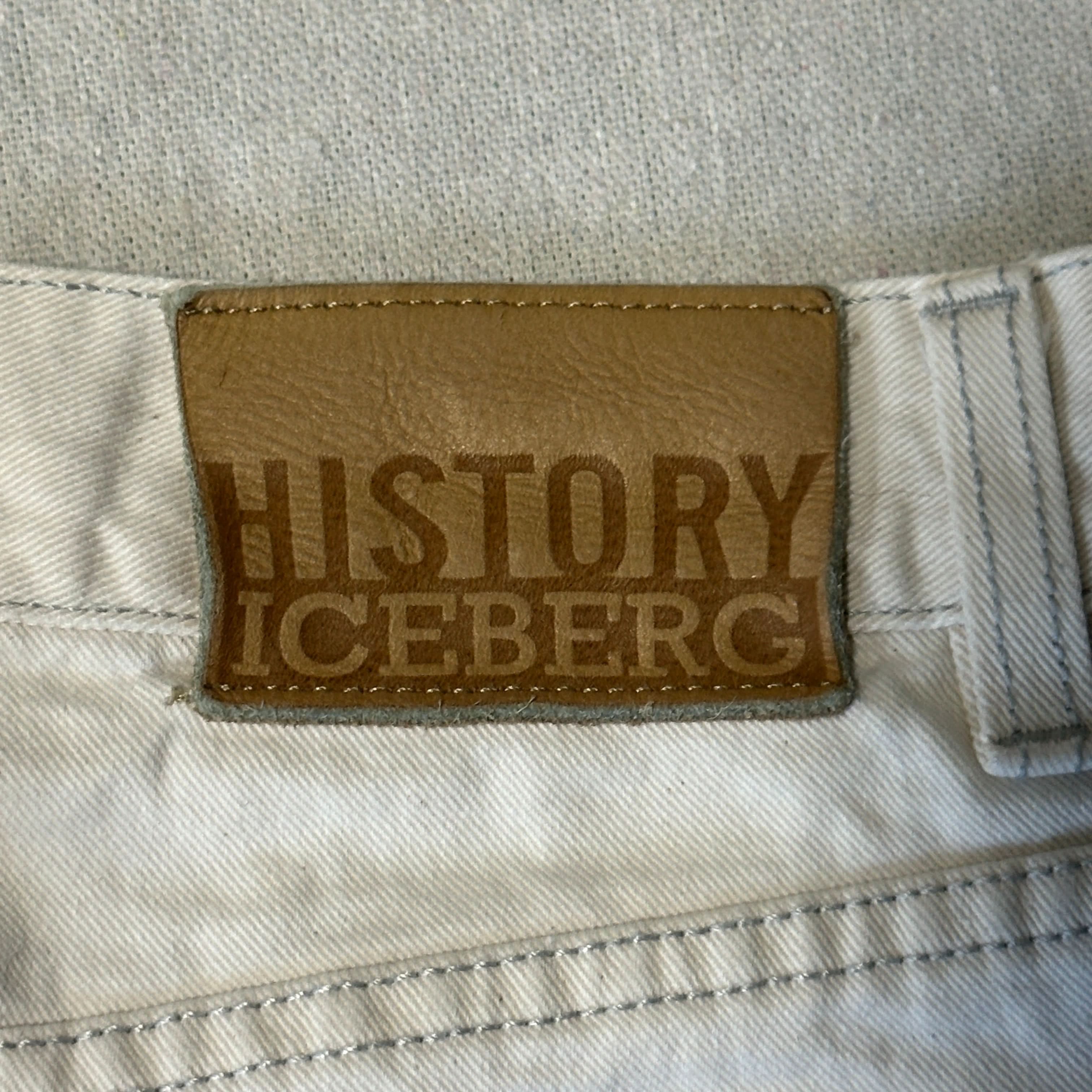 Vintage Iceberg History Embroidered Character White Jeans Size 32