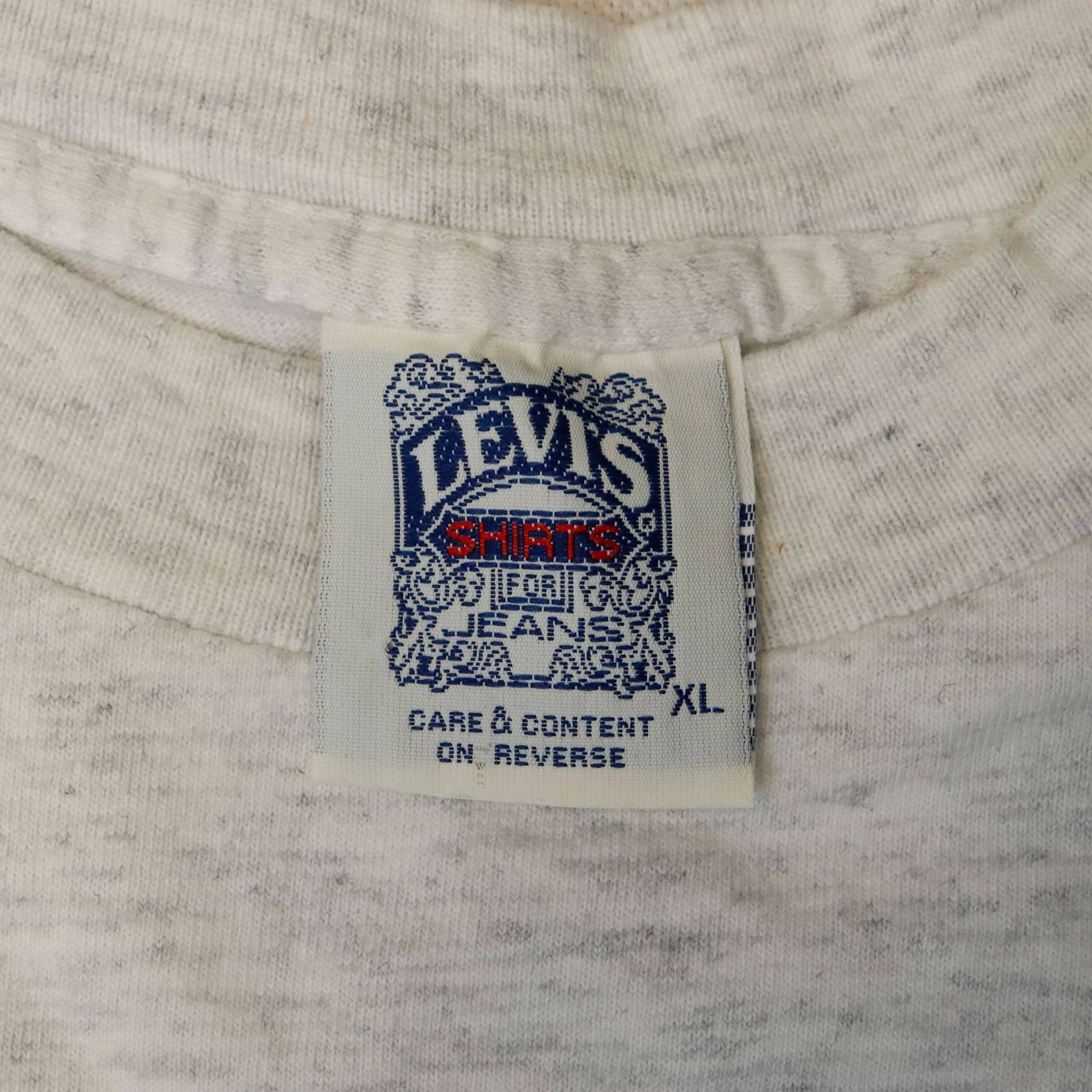 Vintage 1990 Levi's Button Your Fly Graphic T-Shirt Size XL FAIF.CA 