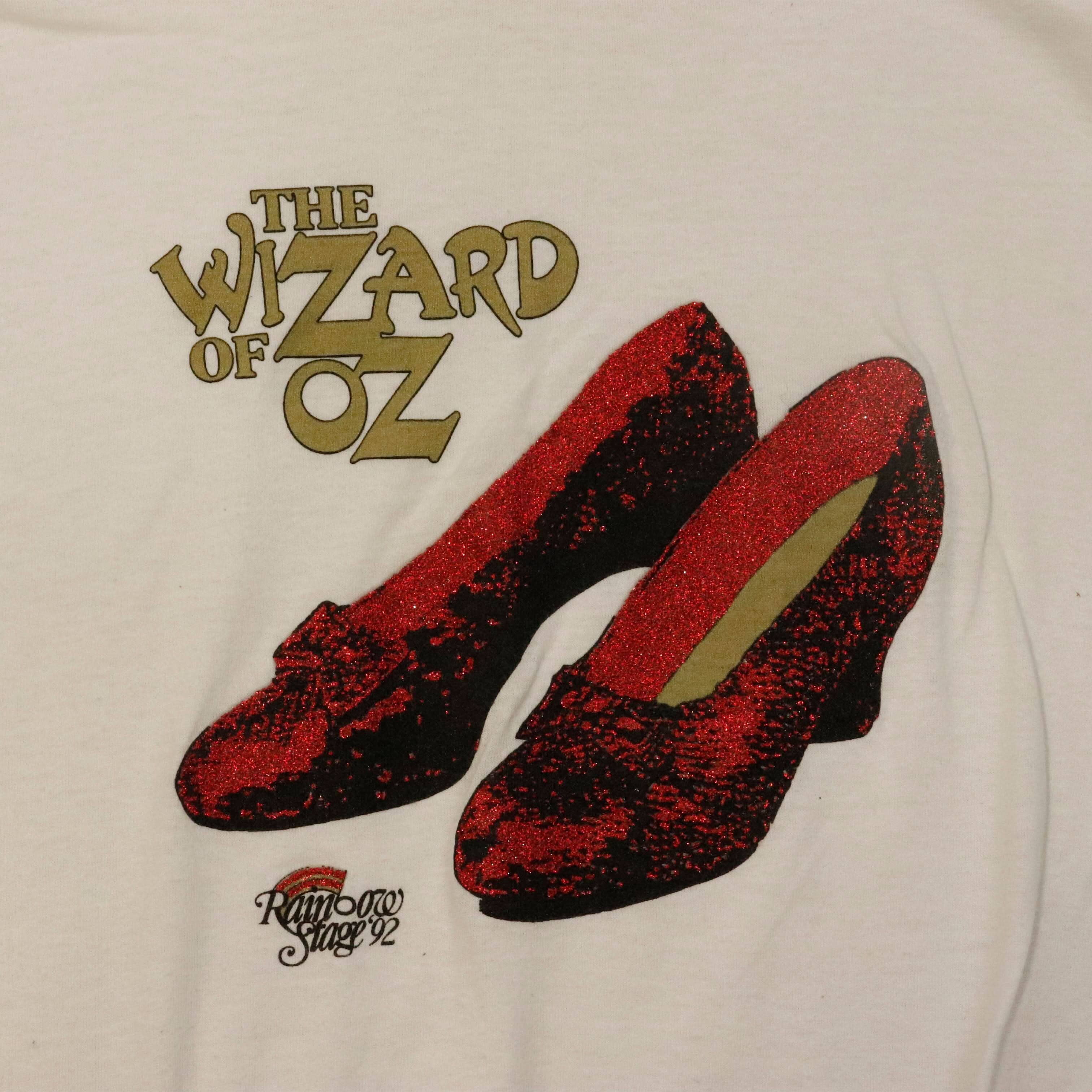 Vintage 1992 The Wizard of Oz Slippers Glitter Print T-Shirt One Size FAIF.CA 