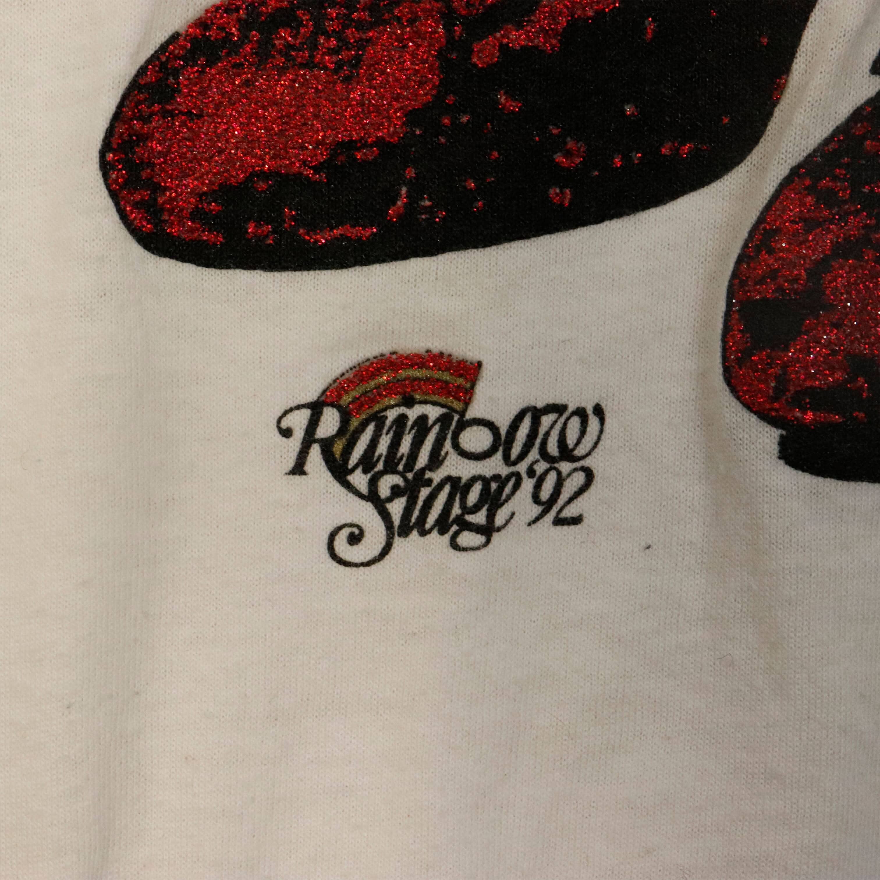 Vintage 1992 The Wizard of Oz Slippers Glitter Print T-Shirt One Size FAIF.CA 