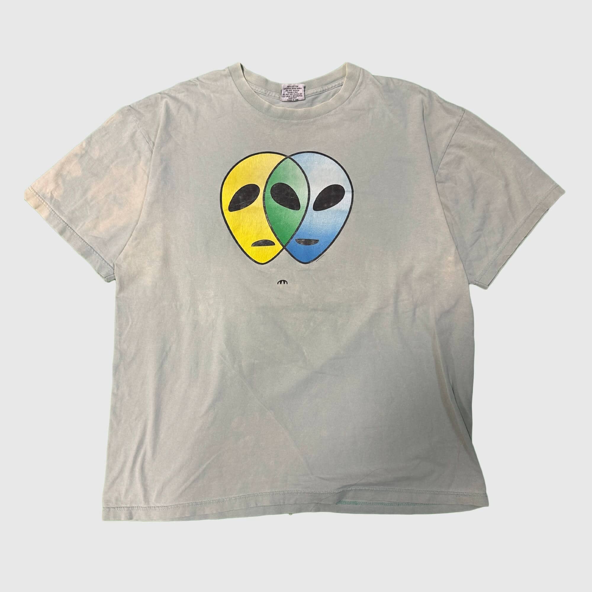 Vintage 90s Pink Floyd Graphic Alien T-Shirt Size X-Large FAIF.CA 