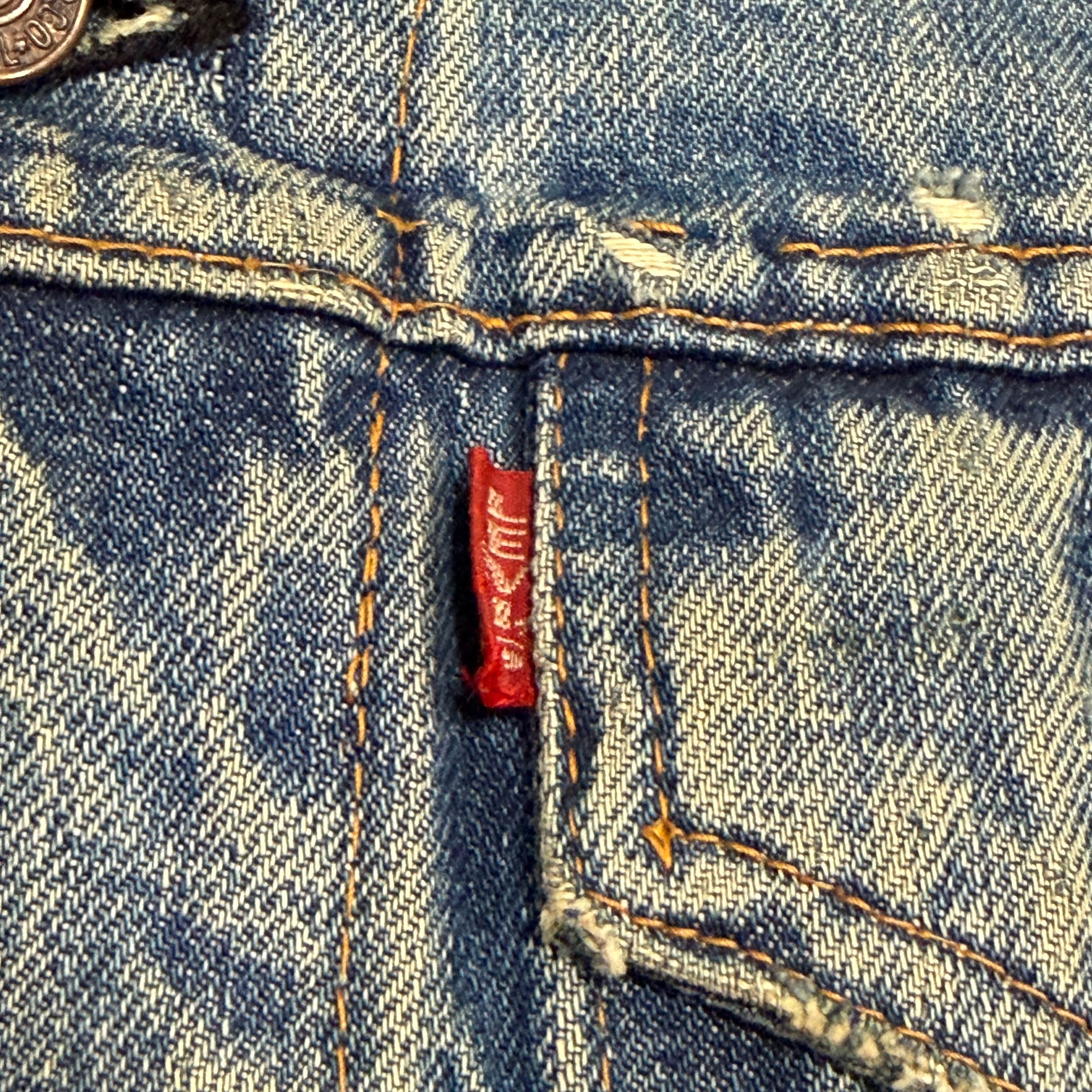 Vintage Big E Levi's Distressed Denim Trucker Jacket Size M FAIF.CA 