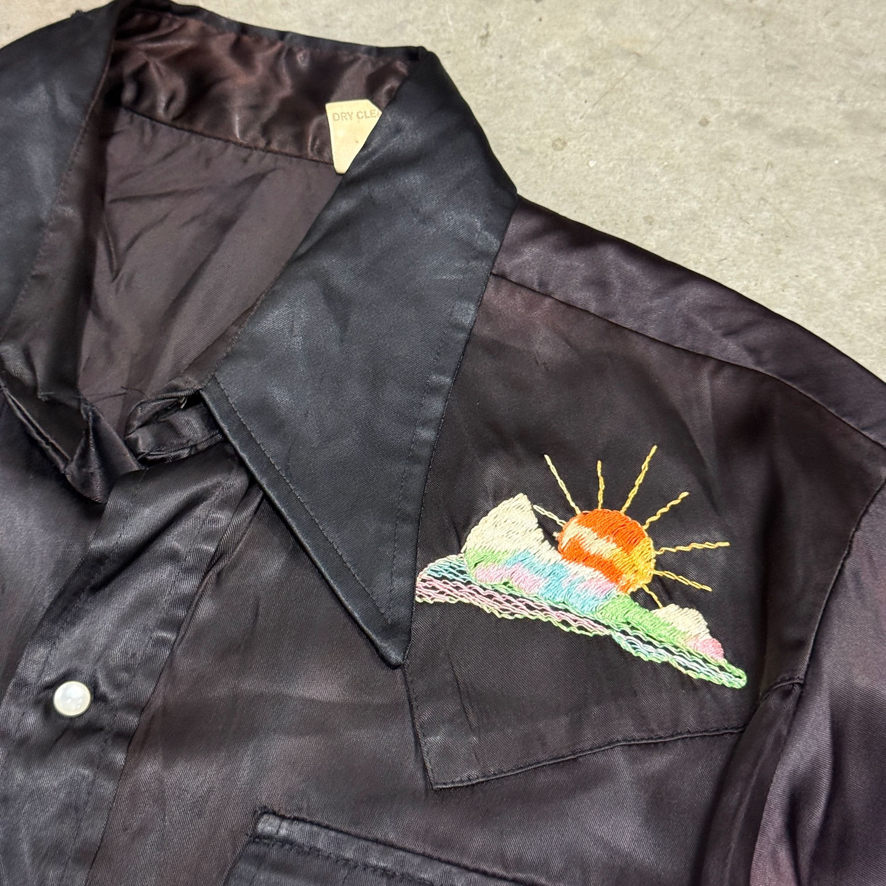 Vintage Embroidered Mountain Scene Western Shirt Size L Jizz Ind FAIF.CA 