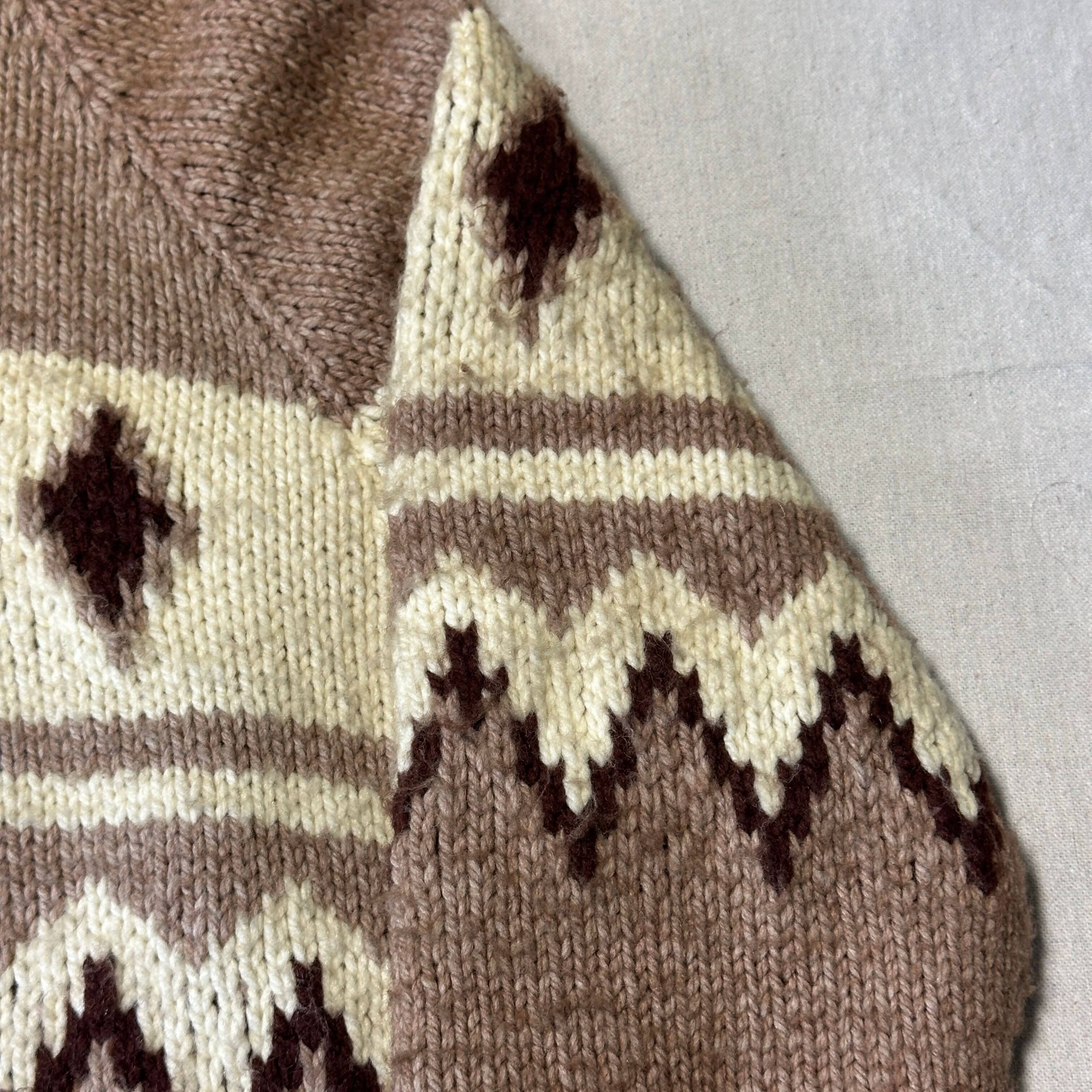 Vintage Hand Knit Zigzag Pattern Zip Up Sweater Size Large FAIF.CA 