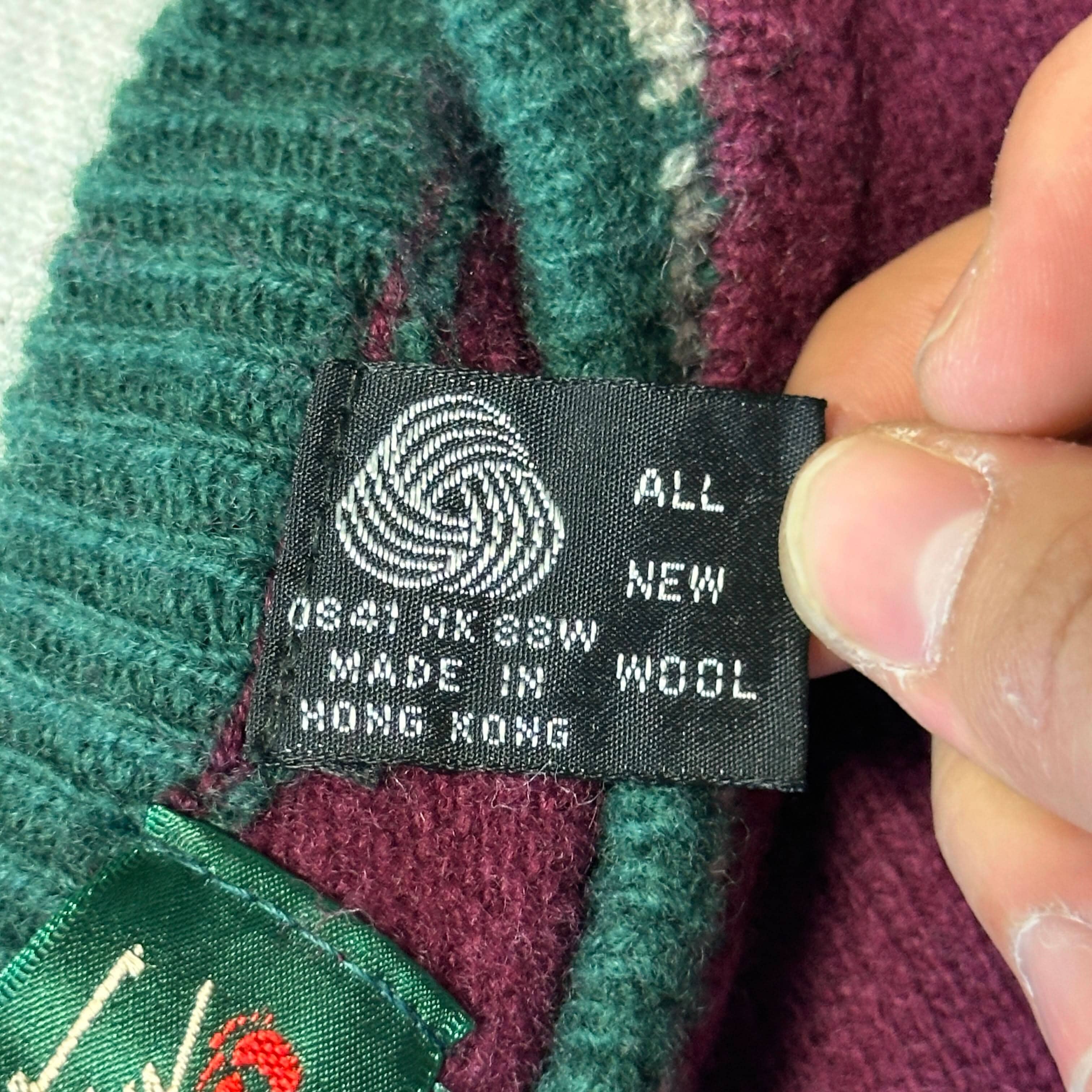 Vintage Hang Ten Embroidered Wool Sweater Size L 80s FAIF.CA 