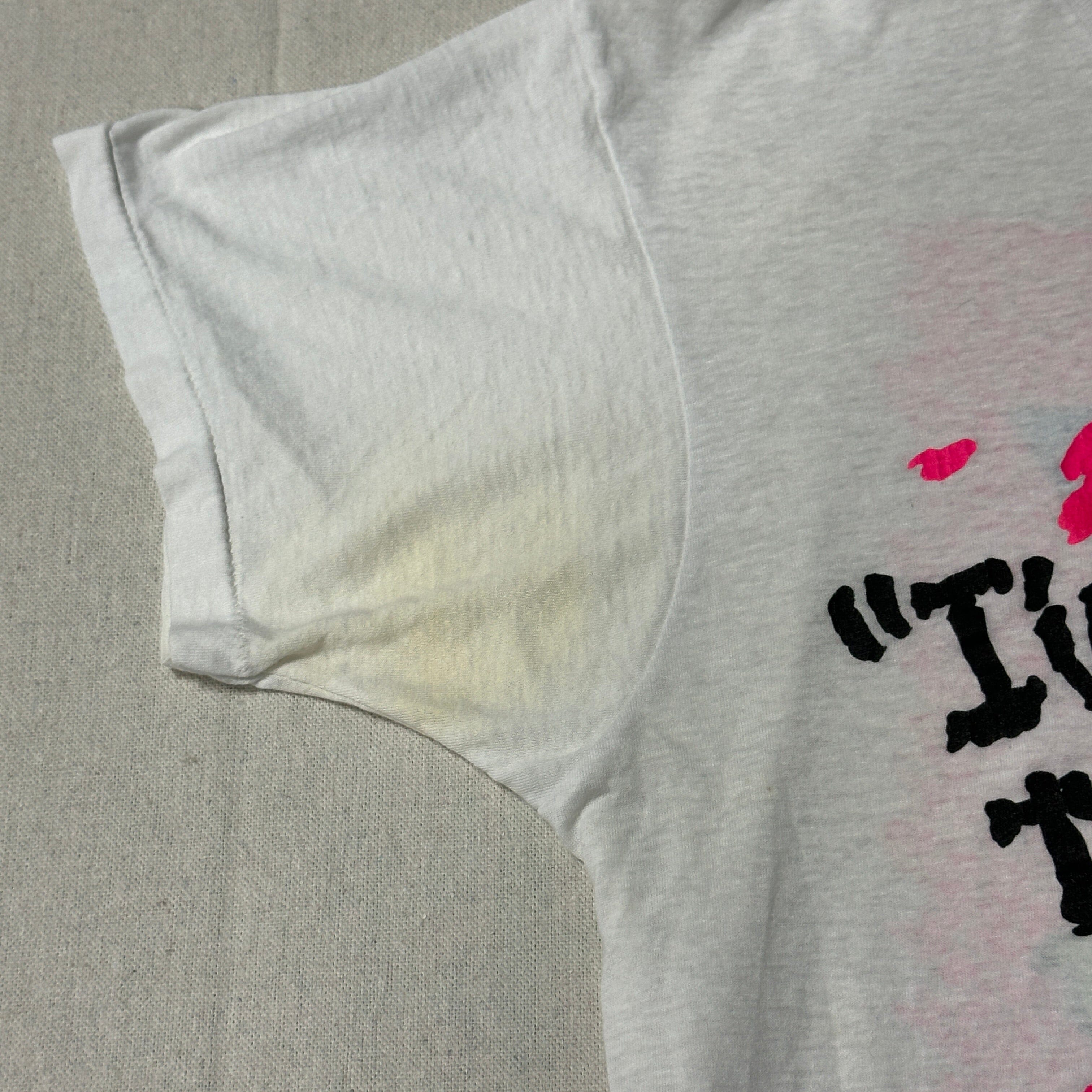 Vintage Hong Cong Limo Graphic Novelty T-Shirt Size Large FAIF.CA 