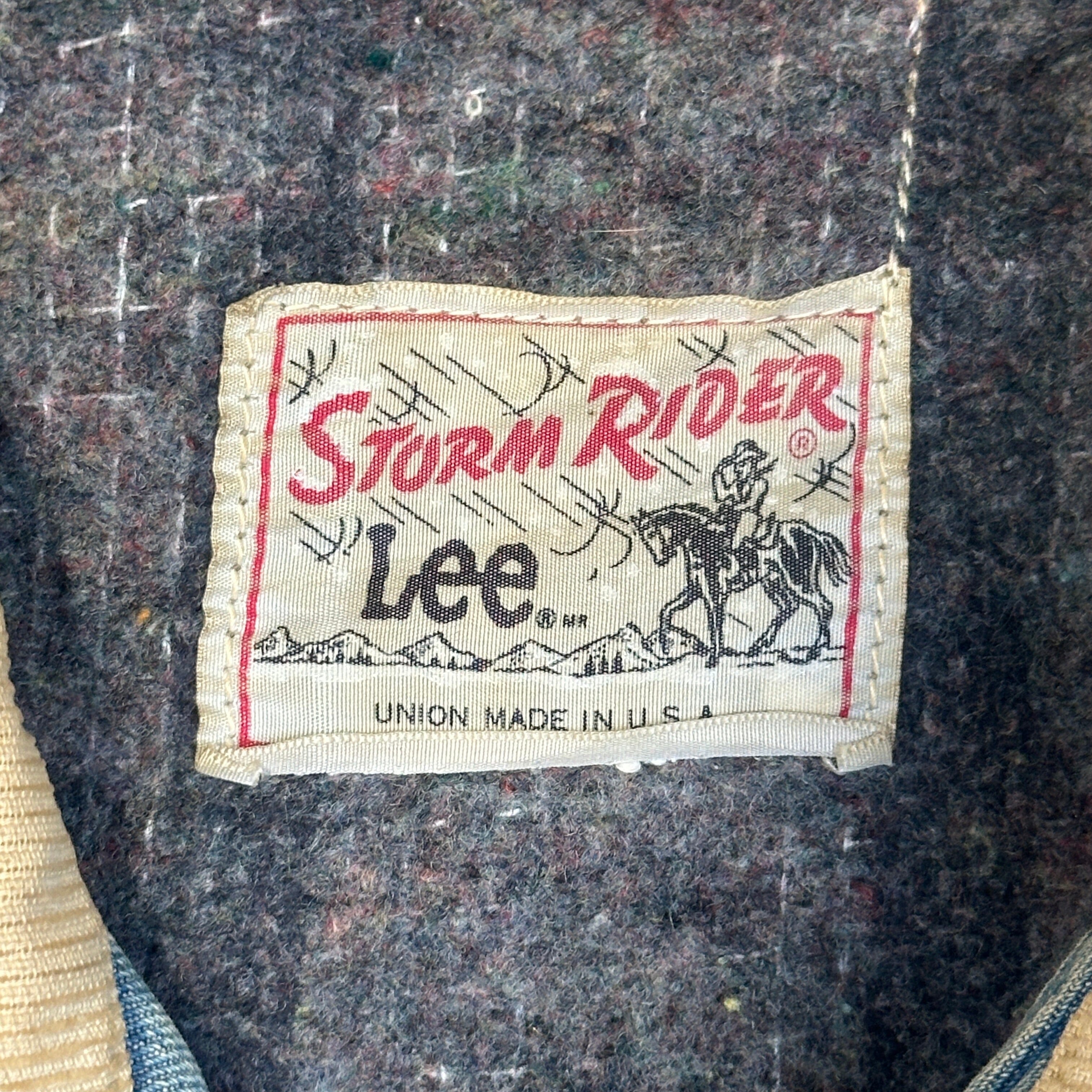 Vintage Lee Storm Rider Denim Jacket Corduroy Collar Size M FAIF.CA 