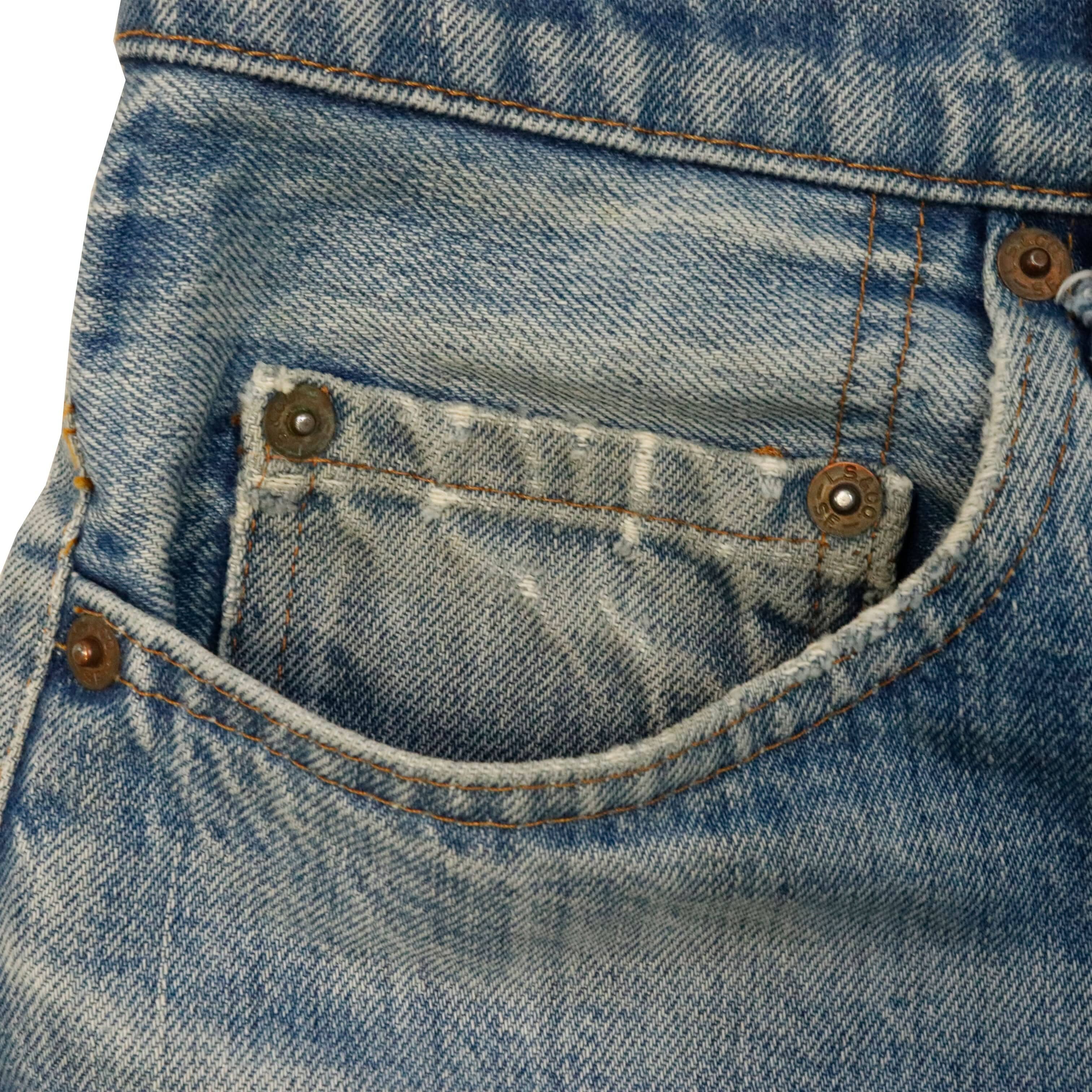 Vintage Levi Strauss & Co. Red Lines Frayed Hem Denim Shorts Size 34*31 FAIF.CA 