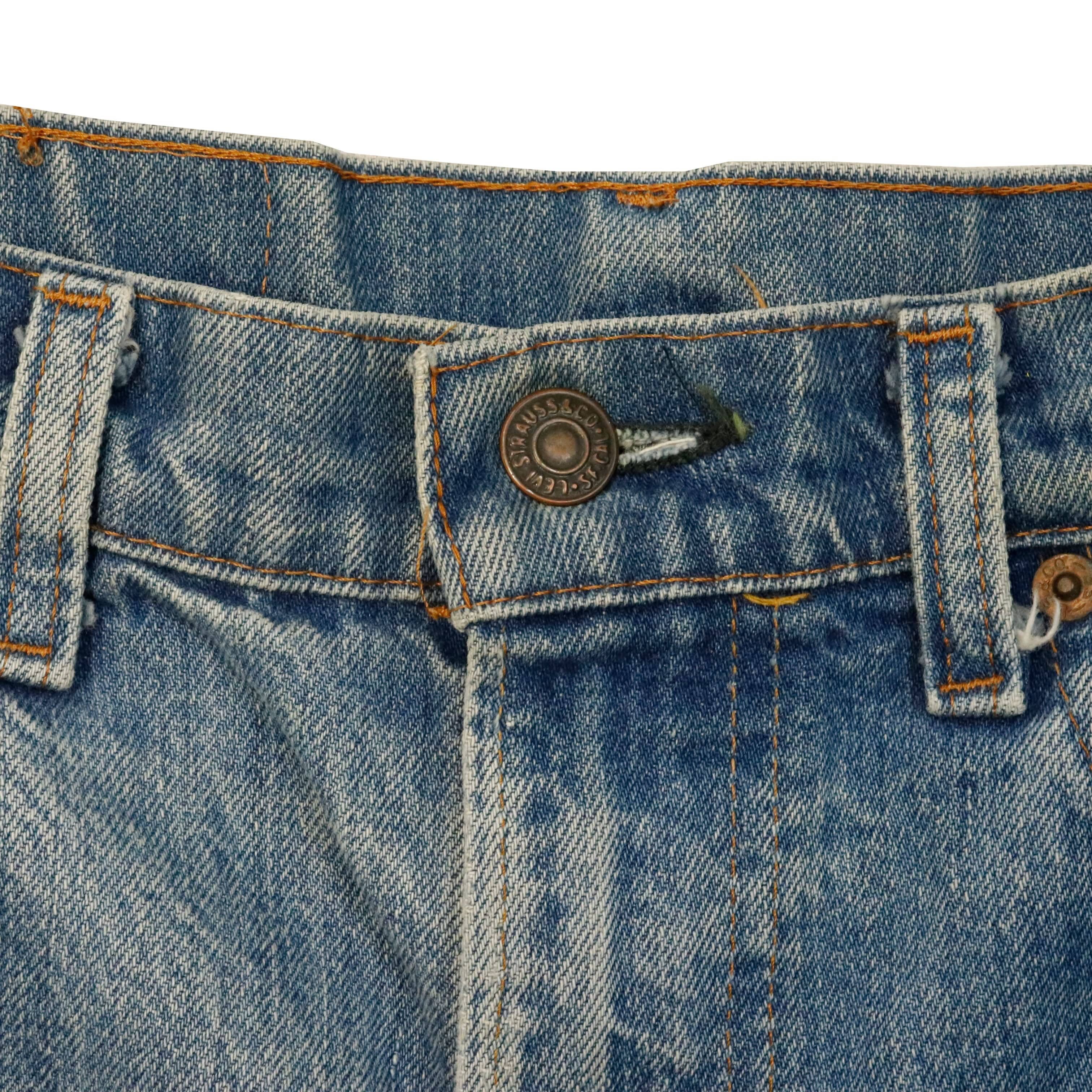Vintage Levi Strauss & Co. Red Lines Frayed Hem Denim Shorts Size 34*31 FAIF.CA 