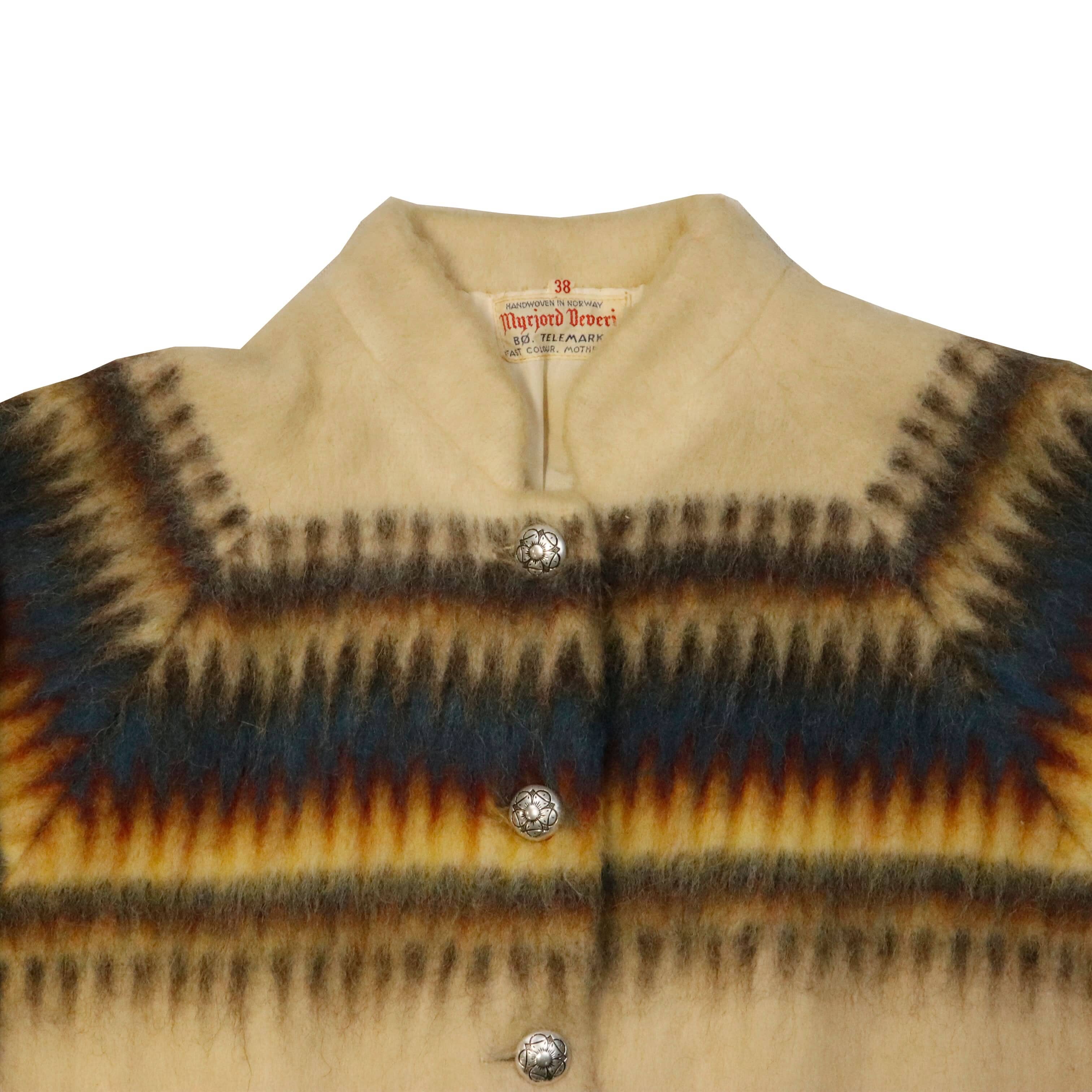 Vintage Myrjord Deveri Norwegian patterned wool jacket Size 38 FAIF.CA 