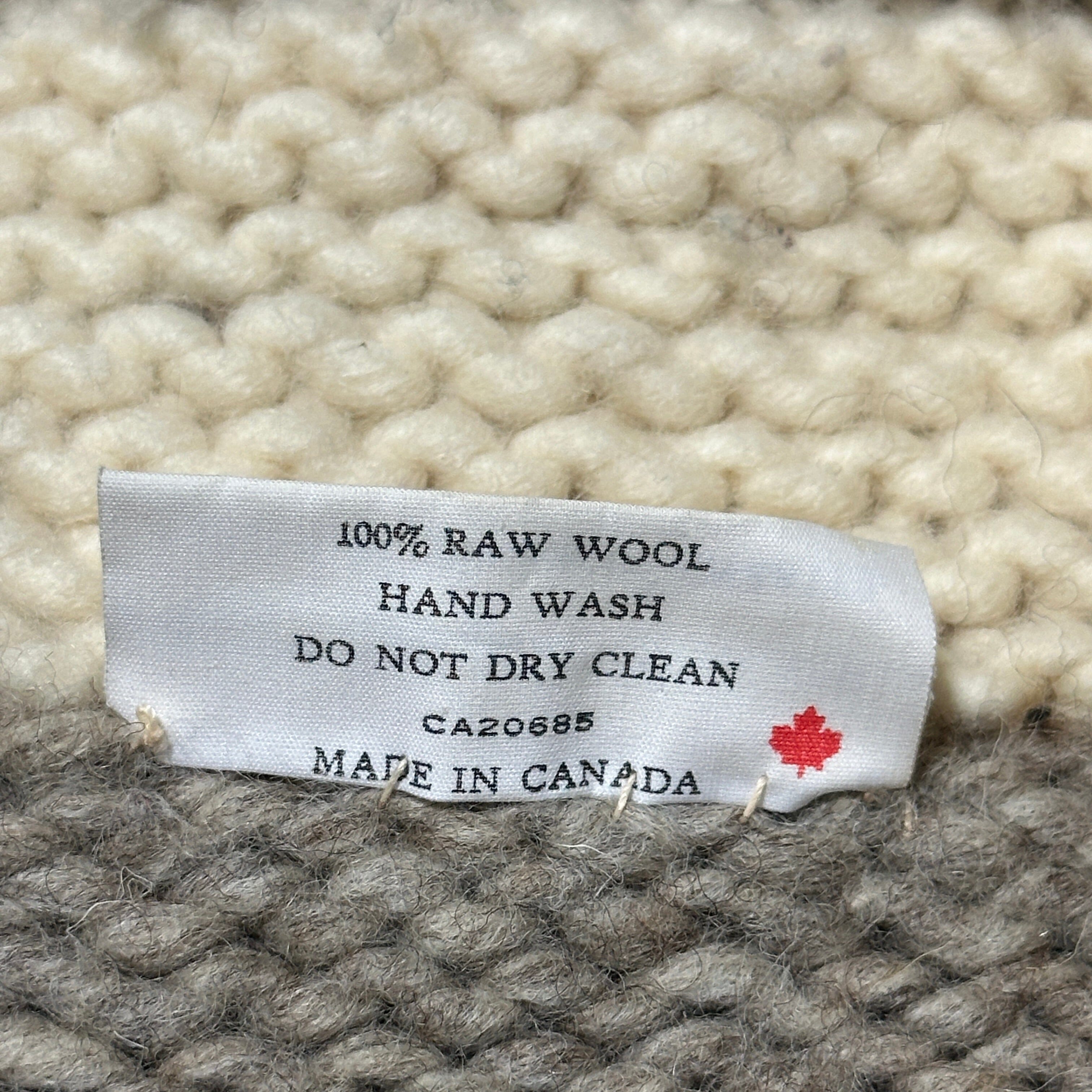 Vintage Native Heritage Centre Hand Knit Cowichan Zip Sweater Size M FAIF.CA 