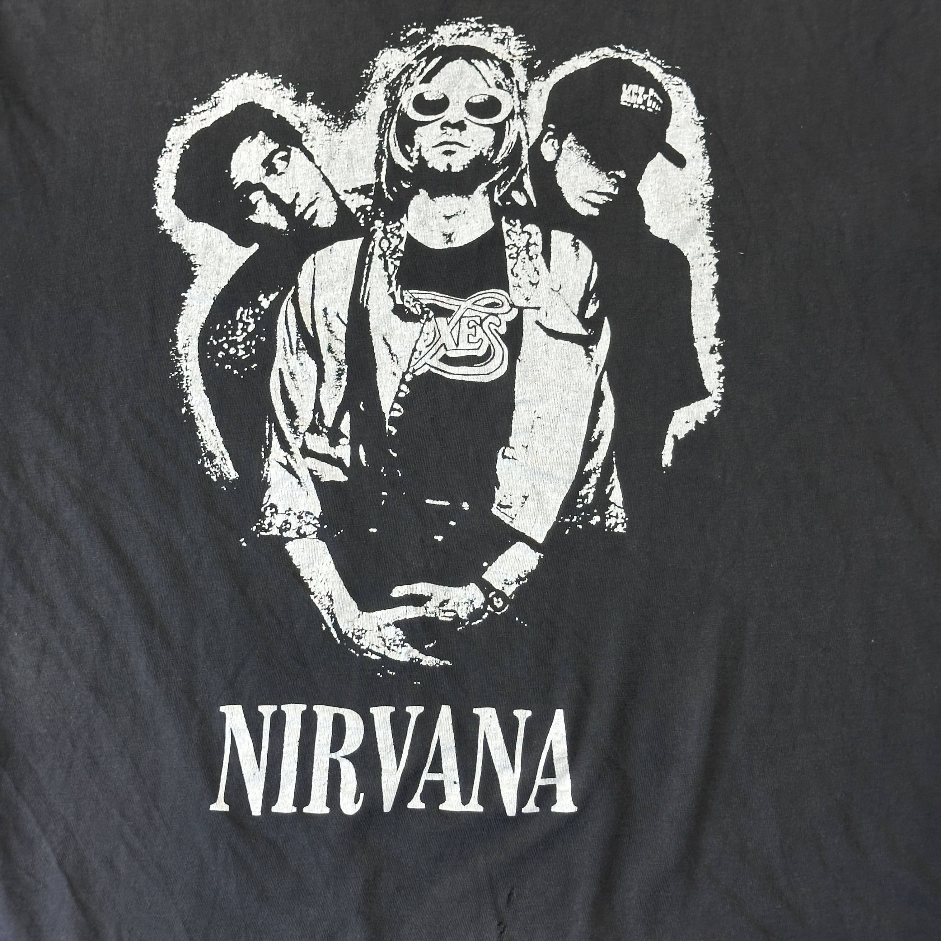 Vintage Nirvana 90s Graphic Band T-Shirt Size Large European RARE thrashed FAIF.CA 