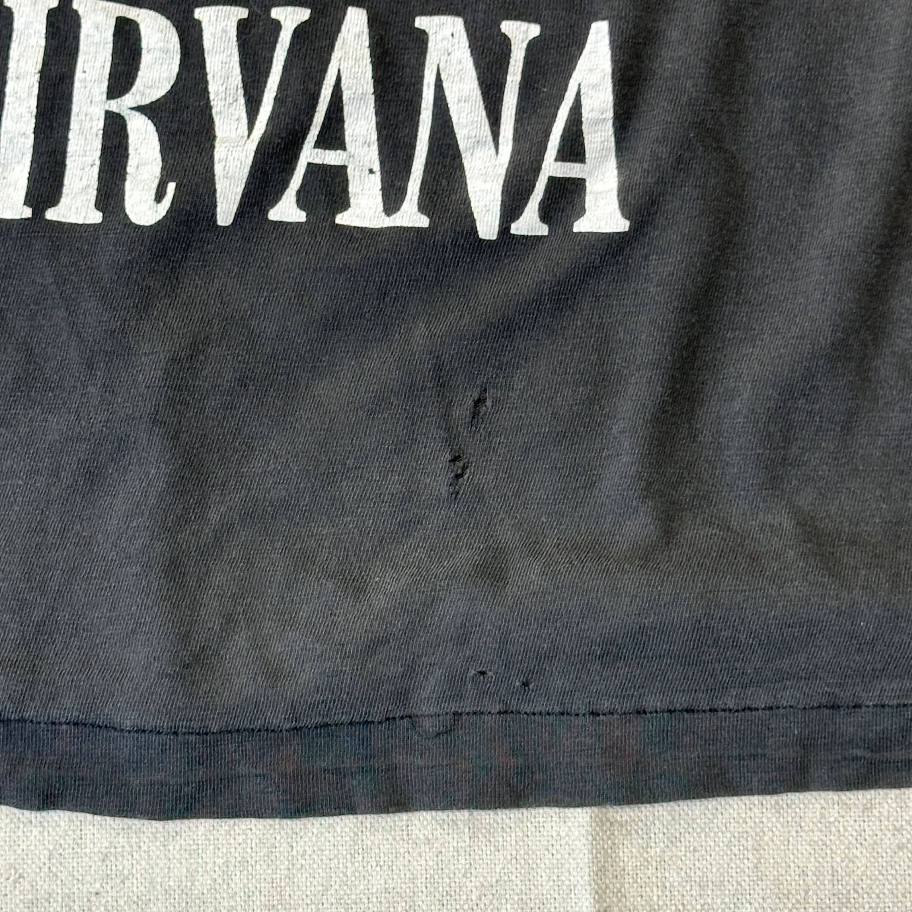Vintage Nirvana 90s Graphic Band T-Shirt Size Large European RARE thrashed FAIF.CA 