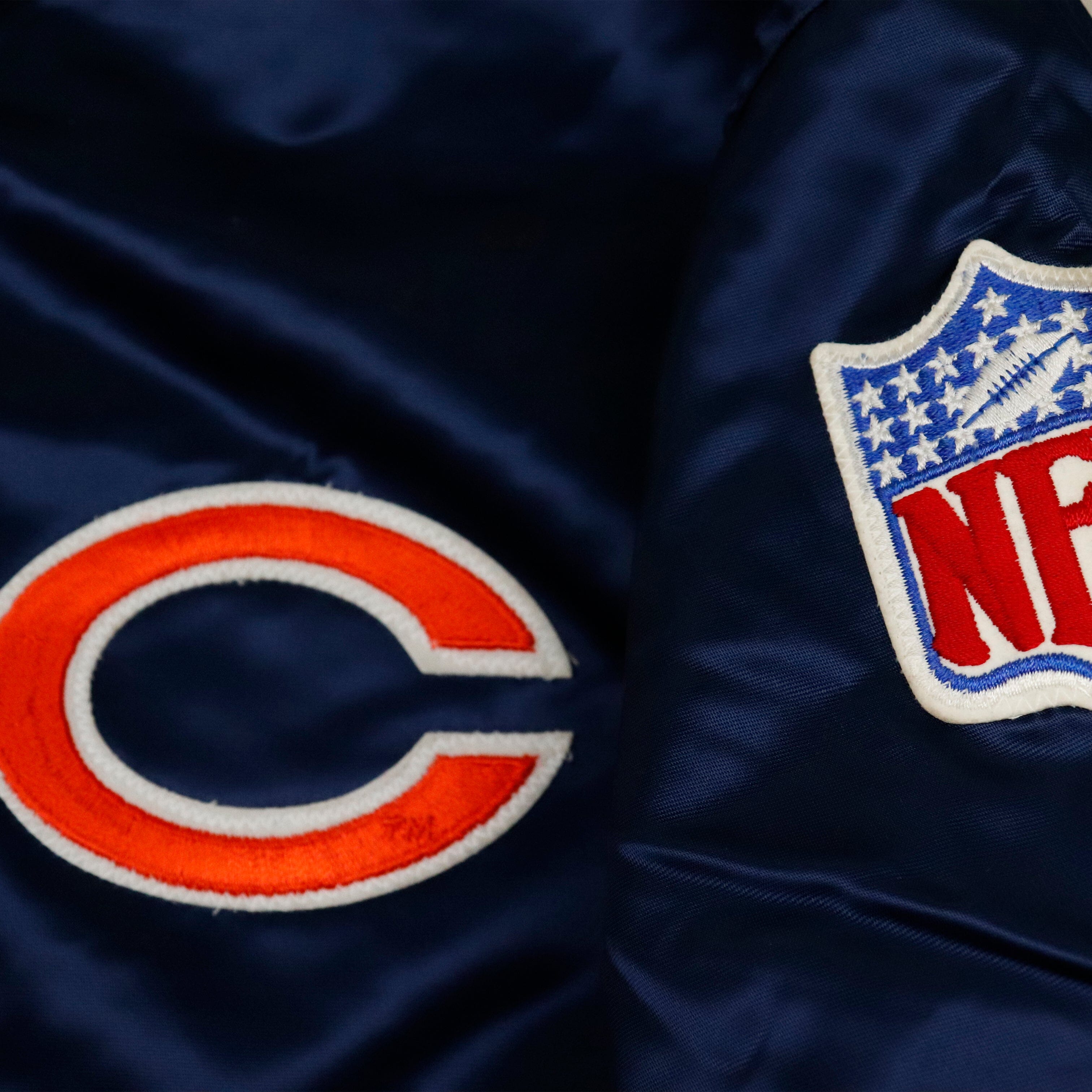 Vintage Starter Chicago Bears Satin Bomber Jacket Size L FAIF.CA 